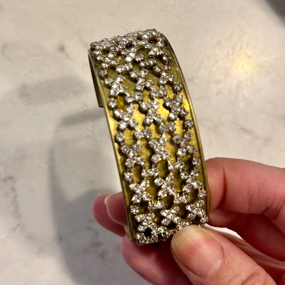 Lizzy couture Cuff